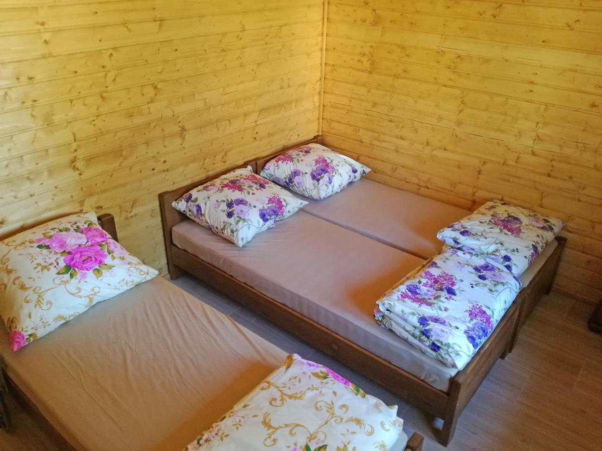 Jantar Pokoje I Domki U Reni Exterior photo